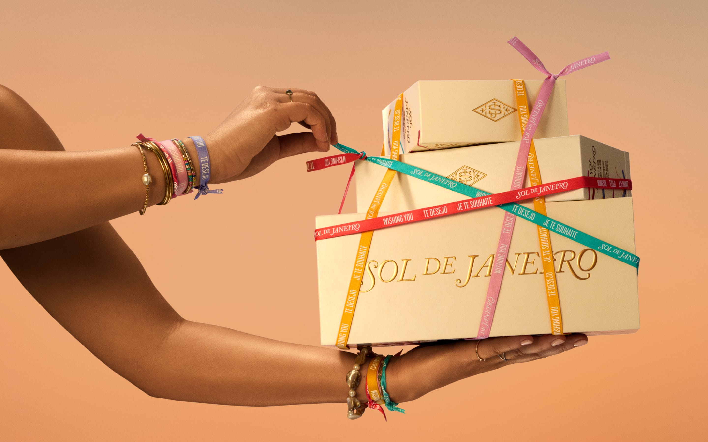 Fragrance and body care gift sets